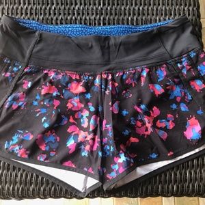 Run Times Shorts / Size 8